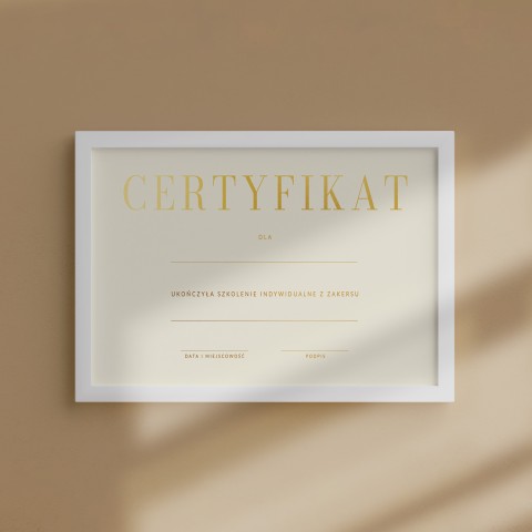Minimalistyczny certyfikat na papierze ecru z pozłacanym nadrukiem - CF4.1